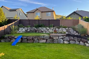 2001 E Fielding Ln, Draper, UT 84020 - Photo 2