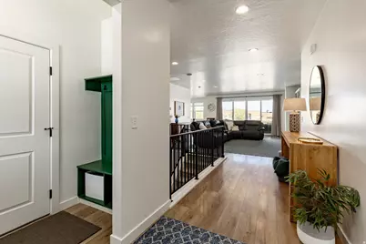 712 W Blue Mountain Dr, Saratoga Springs, UT 84045 - Photo 2