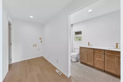 1775 E Rosecrest Dr, Salt Lake City, UT 84108 - Photo 16