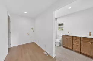 1775 E Rosecrest Dr, Salt Lake City, UT 84108 - Photo 16