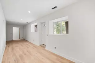 1775 E Rosecrest Dr, Salt Lake City, UT 84108 - Photo 14