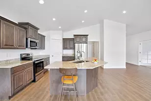 2337 W 1850 N, Clinton, UT 84015 - Photo 8