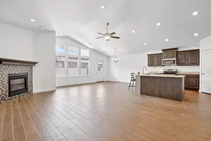 2337 W 1850 N, Clinton, UT 84015 - Photo 4