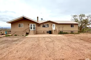 8457 E 6000 N, Lapoint, UT 84039 - Photo 6
