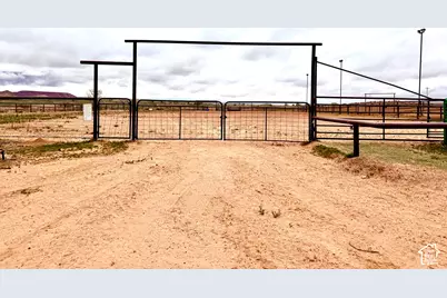 8457 E 6000 N, Lapoint, UT 84039 - Photo 22