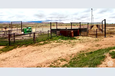 8457 E 6000 N, Lapoint, UT 84039 - Photo 40