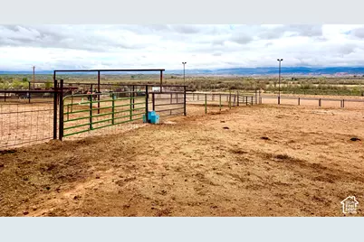 8457 E 6000 N, Lapoint, UT 84039 - Photo 36