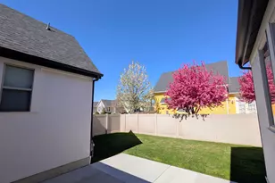 326 Apricot, Kaysville, UT 84037 - Photo 2