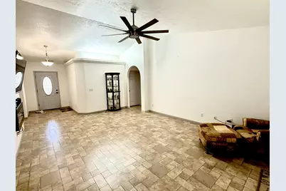 689 W 2050 S, Hurricane, UT 84737 - Photo 4