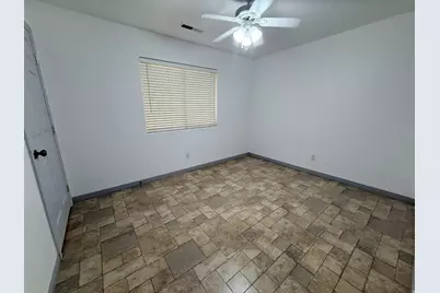 689 W 2050 S, Hurricane, UT 84737 - Photo 16
