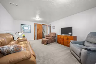 184 E 1150 N, Layton, UT 84040 - Photo 20