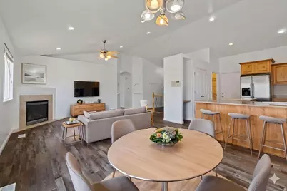 2253 Lone Tree Pkwy, Eagle Mountain, UT 84005 - Photo 10