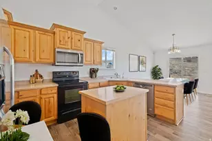 2253 Lone Tree Pkwy, Eagle Mountain, UT 84005 - Photo 8