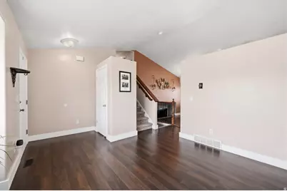 2029 N 1720 W, Clinton, UT 84015 - Photo 8