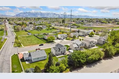 2029 N 1720 W, Clinton, UT 84015 - Photo 36