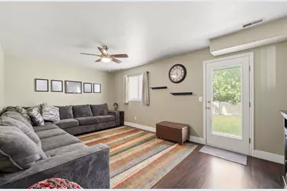 2029 N 1720 W, Clinton, UT 84015 - Photo 16