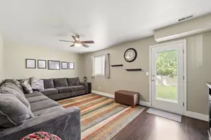 2029 N 1720 W, Clinton, UT 84015 - Photo 16