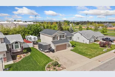 2029 N 1720 W, Clinton, UT 84015 - Photo 4