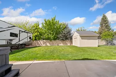 2029 N 1720 W, Clinton, UT 84015 - Photo 32