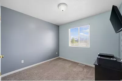 2029 N 1720 W, Clinton, UT 84015 - Photo 22