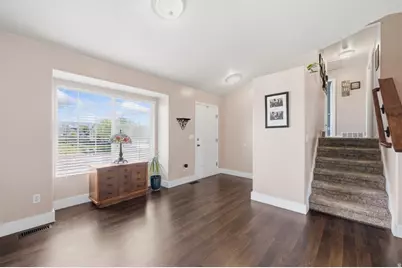 2029 N 1720 W, Clinton, UT 84015 - Photo 10