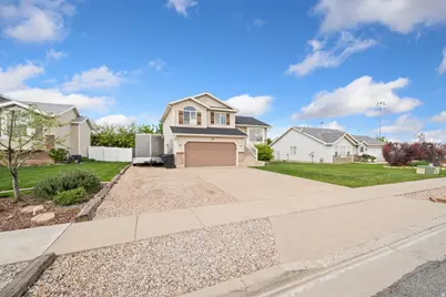 2029 N 1720 W, Clinton, UT 84015 - Photo 4