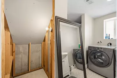 2029 N 1720 W, Clinton, UT 84015 - Photo 30