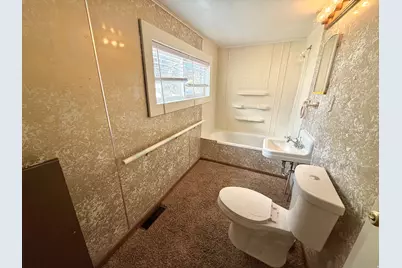 20 S 200 W, Bicknell, UT 84715 - Photo 8