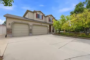 902 Romsey Ct, North Salt Lake, UT 84054 - Photo 2