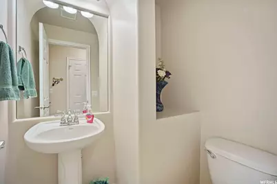 902 Romsey Ct, North Salt Lake, UT 84054 - Photo 8