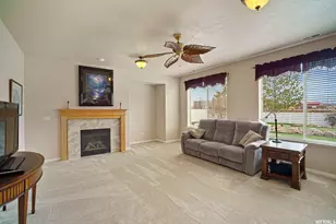902 Romsey Ct, North Salt Lake, UT 84054 - Photo 6
