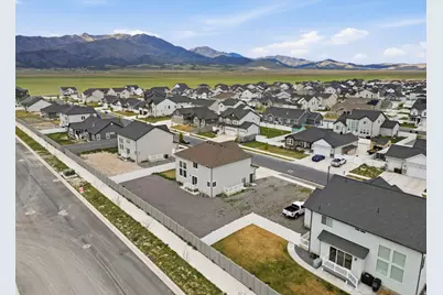 166 E Craner Peak Dr, Eagle Mountain, UT 84005 - Photo 6