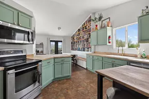 4054 S Mountain Moon Dr, Saratoga Springs, UT 84045 - Photo 10