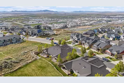 178 E Edgecrest Ln, North Salt Lake, UT 84054 - Photo 34