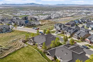 178 E Edgecrest Ln, North Salt Lake, UT 84054 - Photo 34