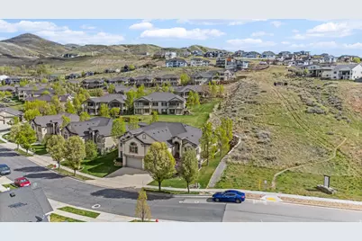 178 E Edgecrest Ln, North Salt Lake, UT 84054 - Photo 32