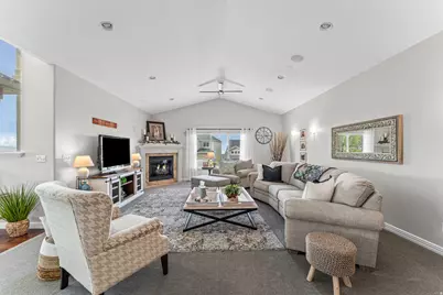 178 E Edgecrest Ln, North Salt Lake, UT 84054 - Photo 4