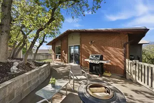 2198 S Elaine Dr E, Bountiful, UT 84010 - Photo 2