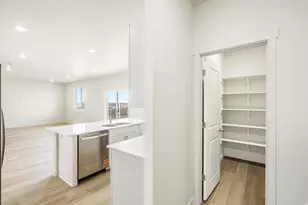 3402 N Hannah St, Eagle Mountain, UT 84005 - Photo 18