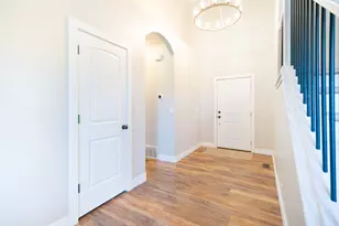 986 View Crest Ln, Kaysville, UT 84037 - Photo 2
