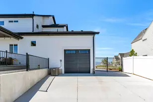 208 N Bay Dr, Vineyard, UT 84059 - Photo 82
