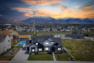 208 N Bay Dr, Vineyard, UT 84059 - Photo 2