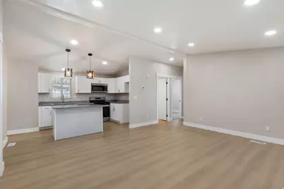 96 Barrington Way, Layton, UT 84041 - Photo 2