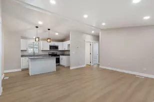 96 Barrington Way, Layton, UT 84041 - Photo 2
