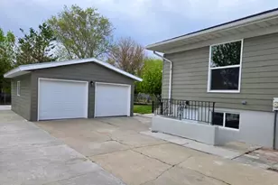 1310 Marilyn Dr, Syracuse, UT 84075 - Photo 2