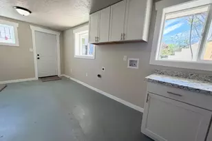 1310 Marilyn Dr, Syracuse, UT 84075 - Photo 16
