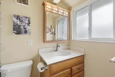 1095 Park Ave, Logan, UT 84321 - Photo 12