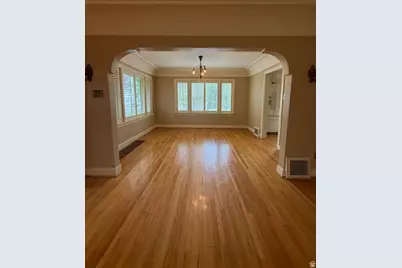 2181 E Arbor Ln, Holladay, UT 84117 - Photo 10