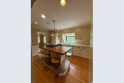 2181 E Arbor Ln, Holladay, UT 84117 - Photo 8