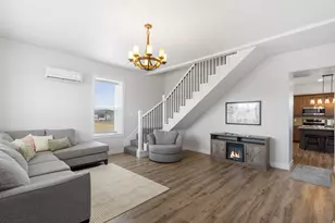 275 N 200 E, Loa, UT 84747 - Photo 2